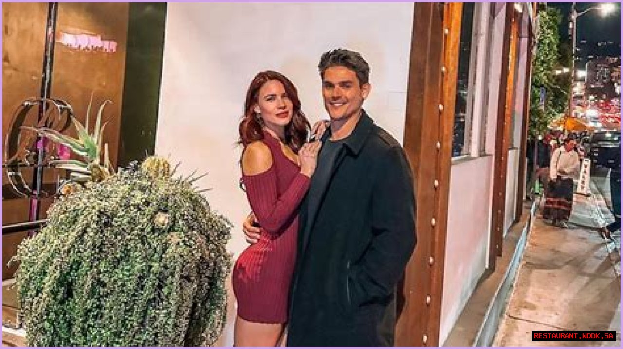 Courtney Hope And Mark Grossman: A Deep Dive Into Their Relationship